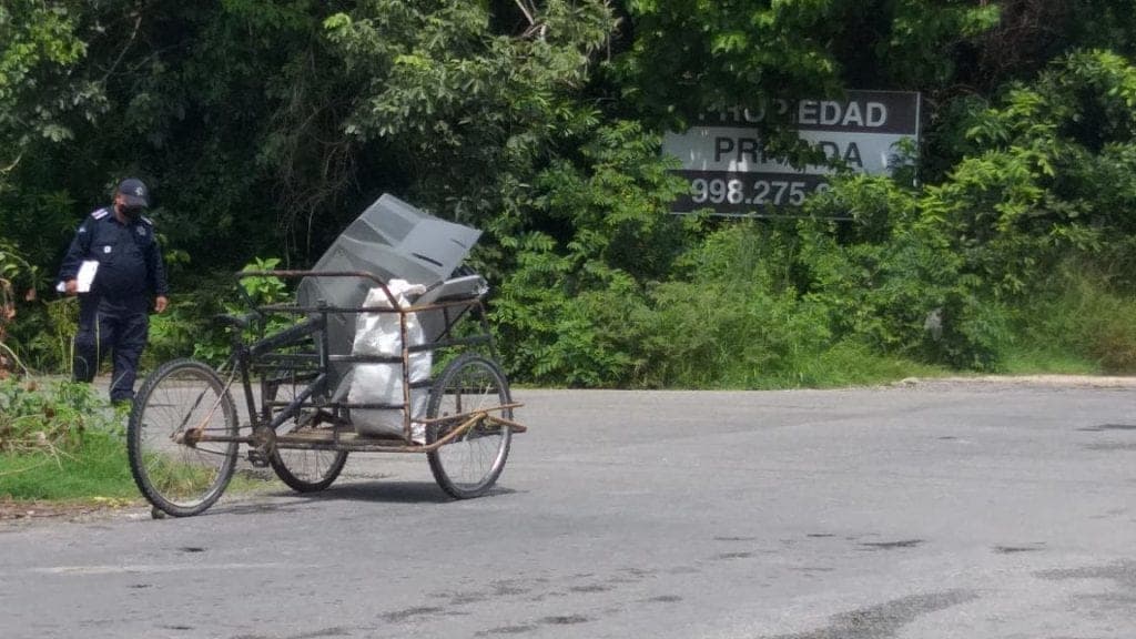 Atropella a triciclo y mata a su conductor en Cancún