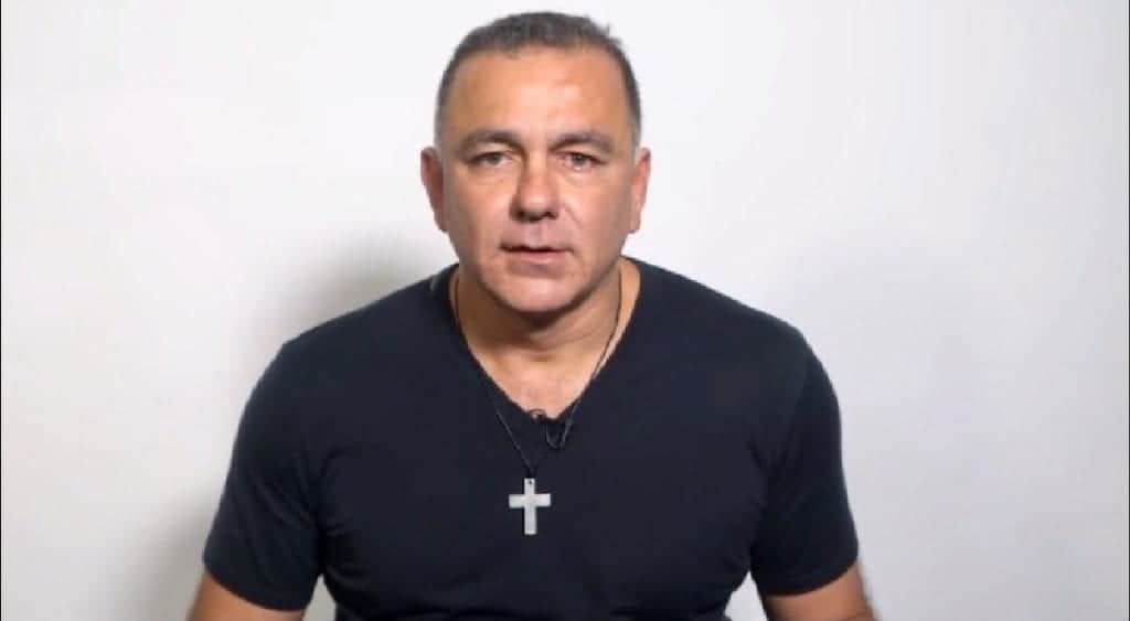 ¿Quién es Carlos Mimenza, el acosador de la prensa?