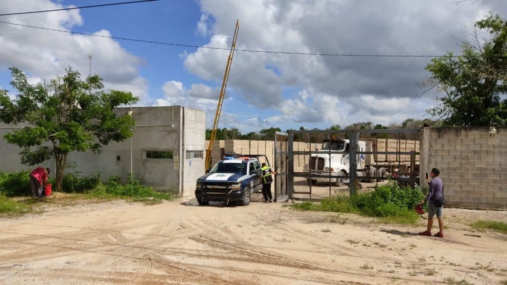 Muere trabajador de bloquera, aplastado por polvo en Cancún