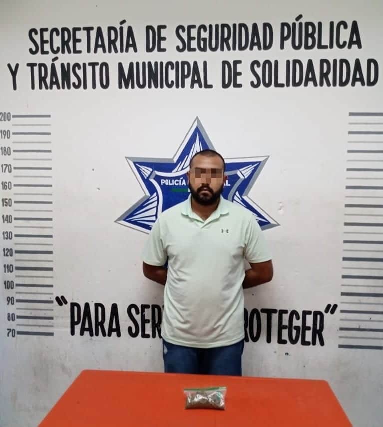 Con binomios de la Unidad Canina, agarran a sujeto con drogas en Playa del Carmen