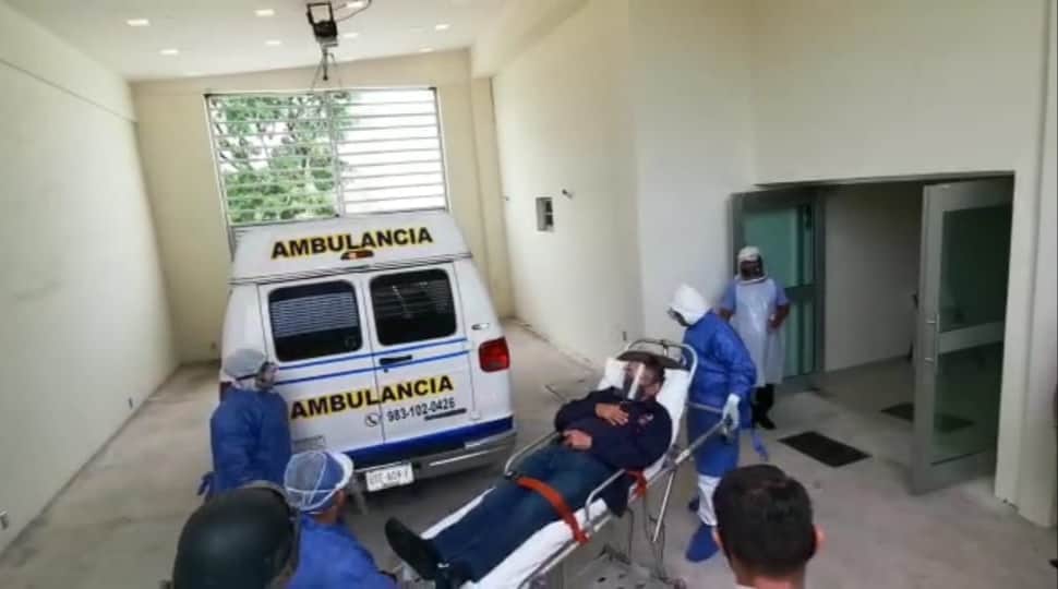 Internan a Mario Villanueva en clínica, por COVID-19