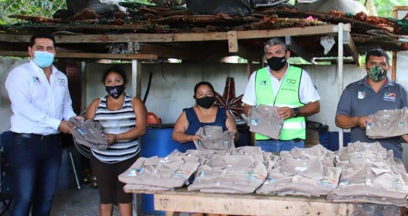 Entregan uniformes a brigadas de servicios públicos de Leona Vicario