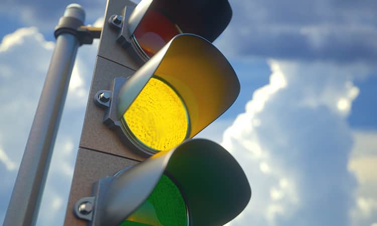 Zona norte de Quintana Roo pasa al semáforo amarillo, zona sur sigue en naranja