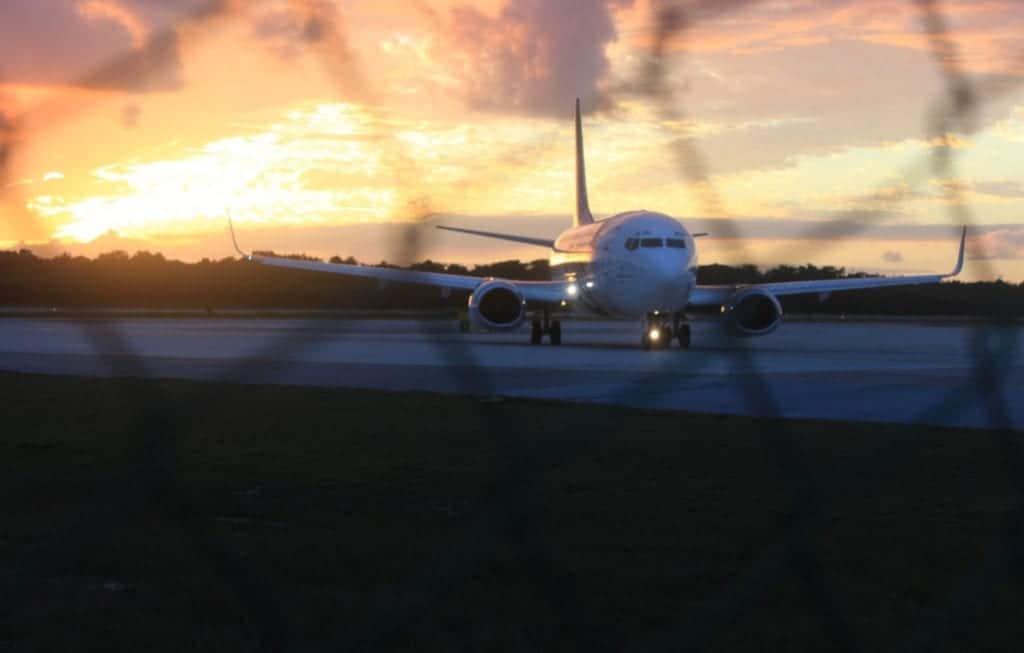 Afecta “Zeta” al Aeropuerto de Cancún; hay 92 vuelos cancelados