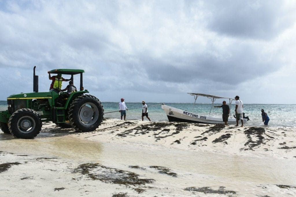 Habilitan cuatro refugios temporales en Puerto Morelos ante llegada de "Zeta"