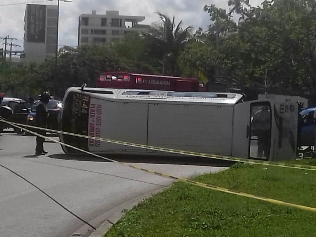 Fatal accidente provocado por chofer de transporte público, deja dos muertos en Cancún