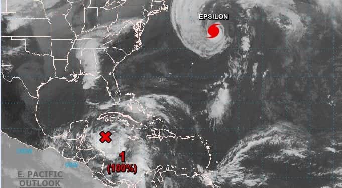 Zona de baja presión aumenta 100% probabilidad ciclónica y está a 500 km de Cancún
