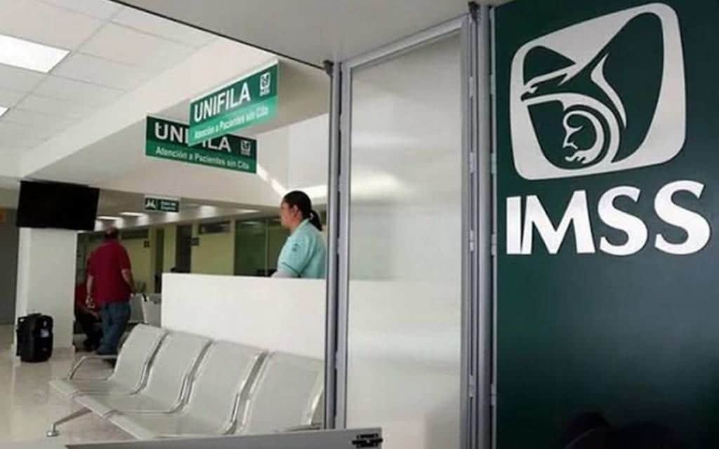 Paciente con Covid-19 se lanza al vacío desde la ventana de un hospital del IMSS