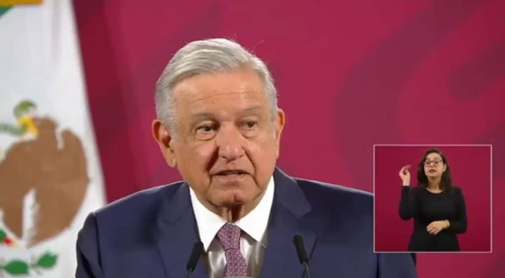 Pide AMLO evitar reuniones por Día de Muertos y 12 de diciembre