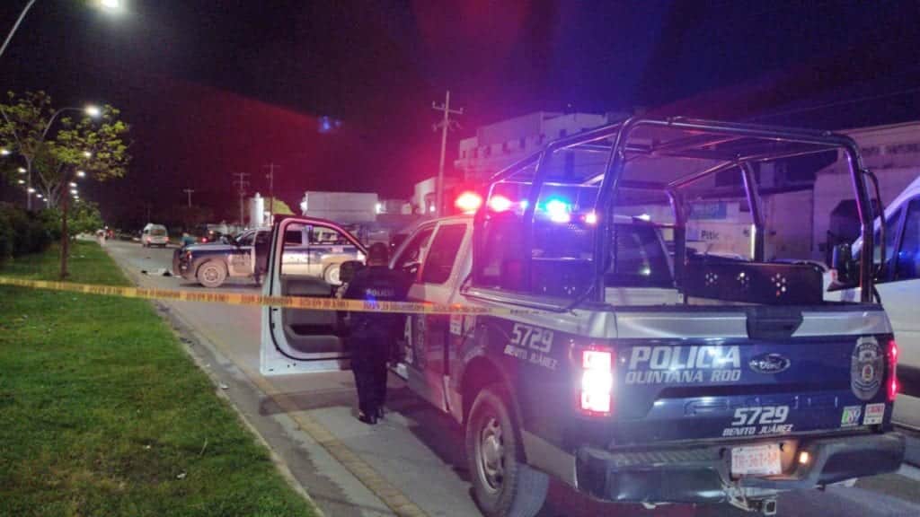Por huir de taxista agresor, motociclista choca y muere en Cancún