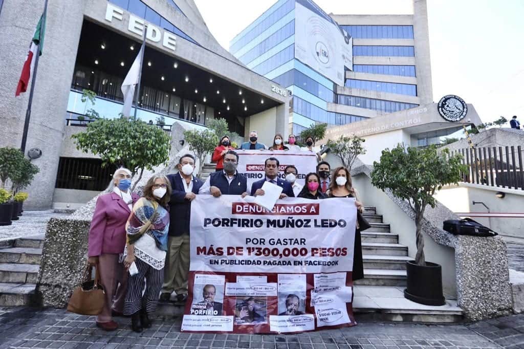 Denuncian a Muñoz Ledo por gastar más de un millón de pesos en publicidad de Facebook