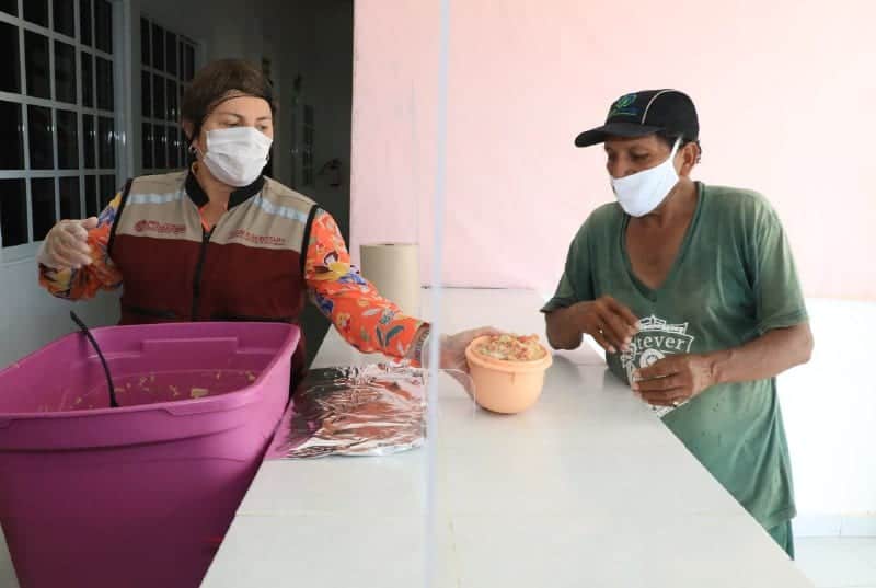 Continúa entrega de alimentos en Solidaridad: sirven 2 mil 200 comidas al día