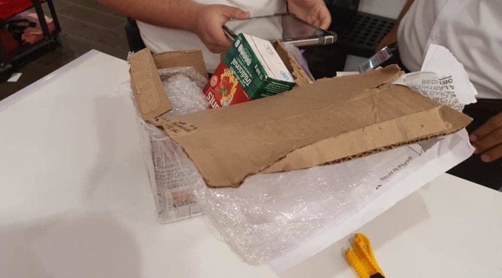 ¡Mala suerte! Pide un teléfono por tienda departamental y recibe un puré de tomate