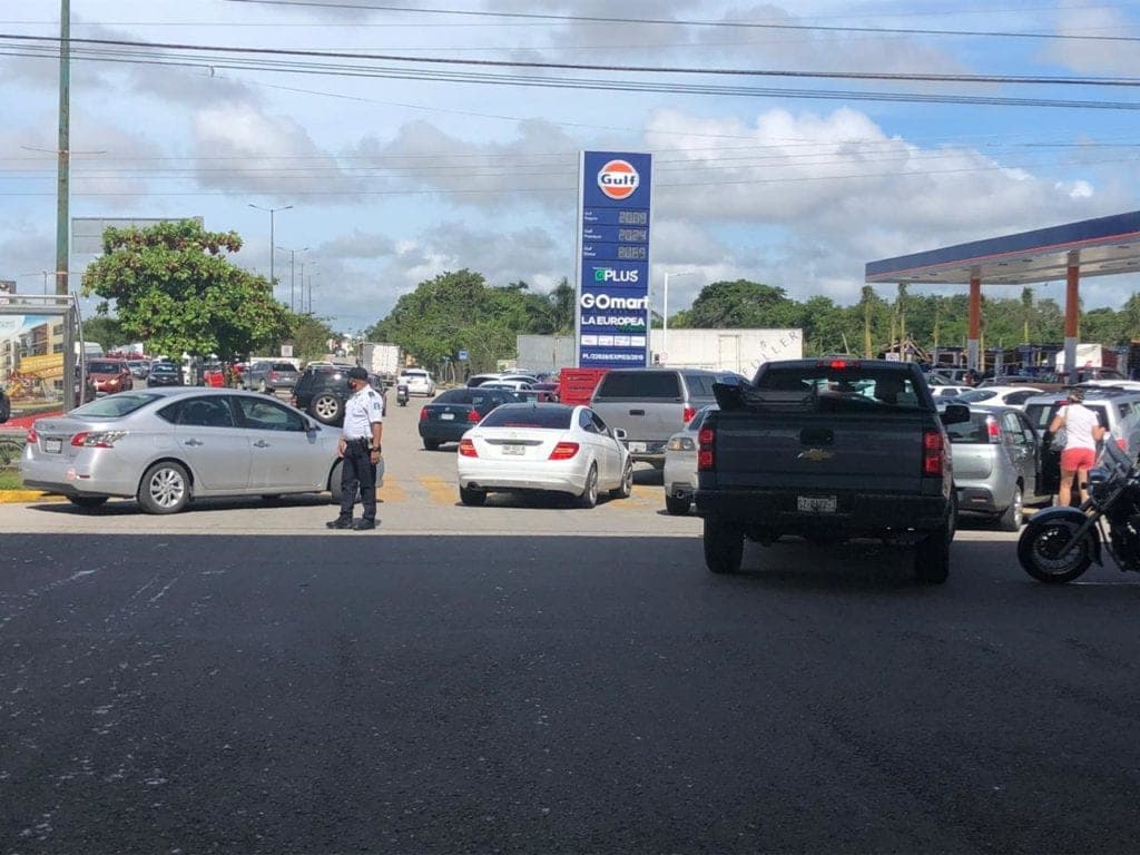 Compras de pánico: ¡Gasolineras de Playa del Carmen a reventar!