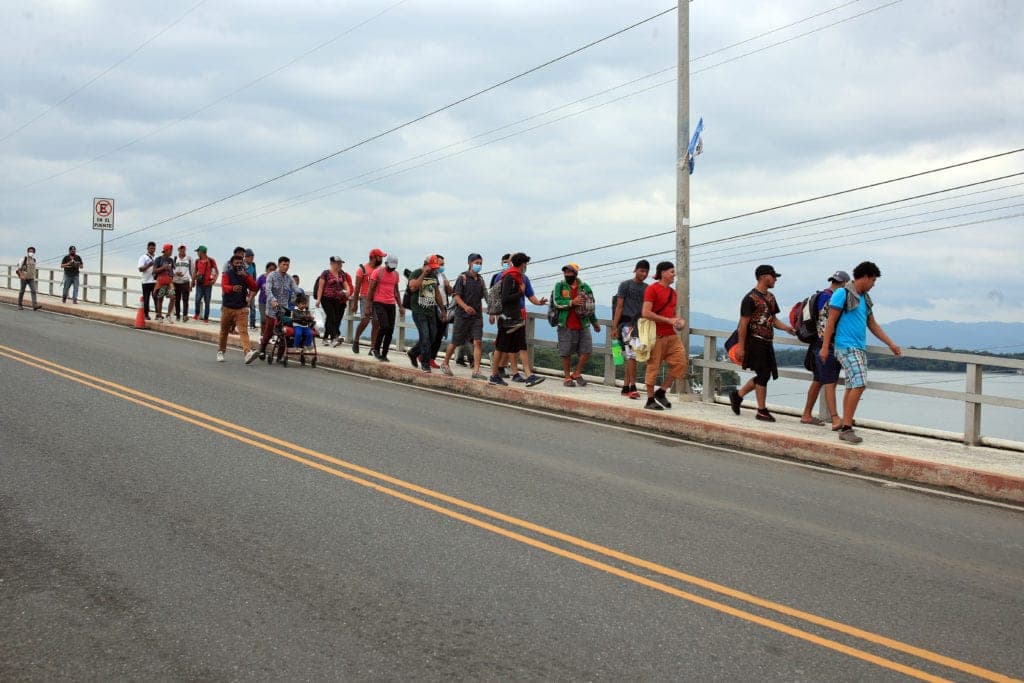 Caravana Migrante: Migración impide paso de hondureños en Chiapas