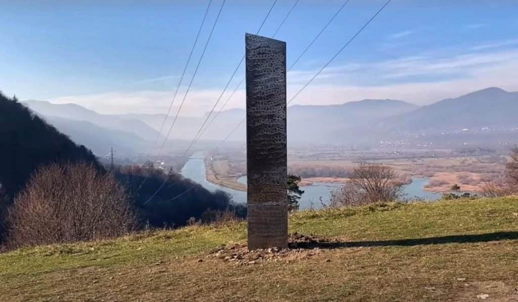 ¡Insólito! Monolito que había sido en Utah ahora fue captado en Europa