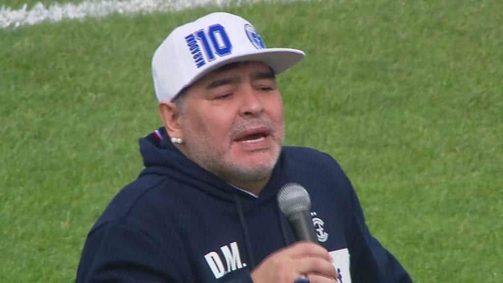 Aseguran que Maradona se cayó y golpeó la cabeza días antes de morir