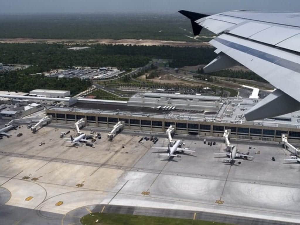 Vuelos rompen récord en aeropuerto de Cancún desde que inicio la pandemia