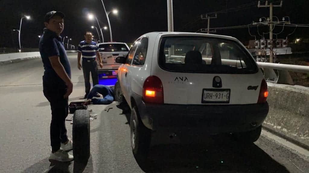 Mega bache deja varados a turistas en puente de Playa del Carmen