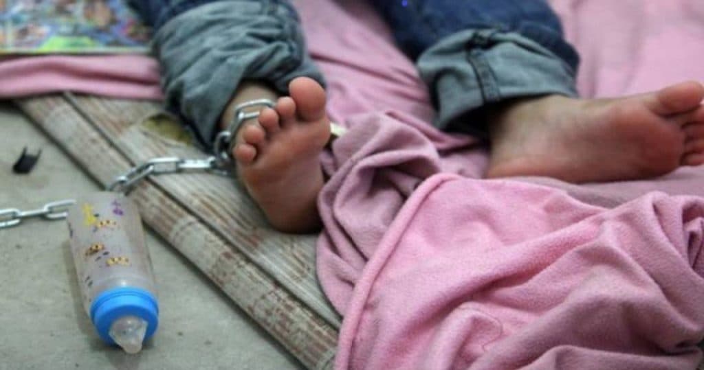 Rescatan a menor que era obligada a vender droga por su propia tía