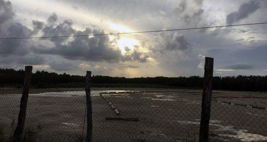 FGE inicia investigación por relleno a zona de protección en Chiquilá