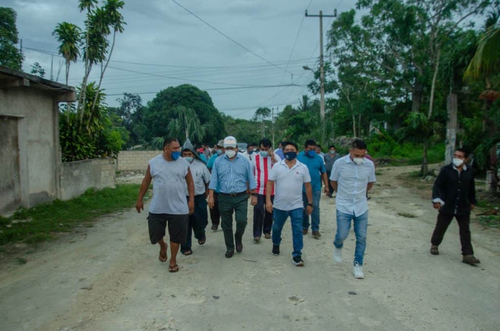 Autoridades de Tulum supervisan pavimentación de calles en Cobá