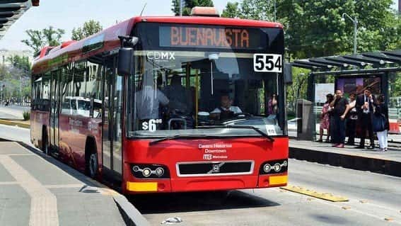 Niño se queda dormido en Metrobús de la Cdmx y el papá se olvida de él al bajarse