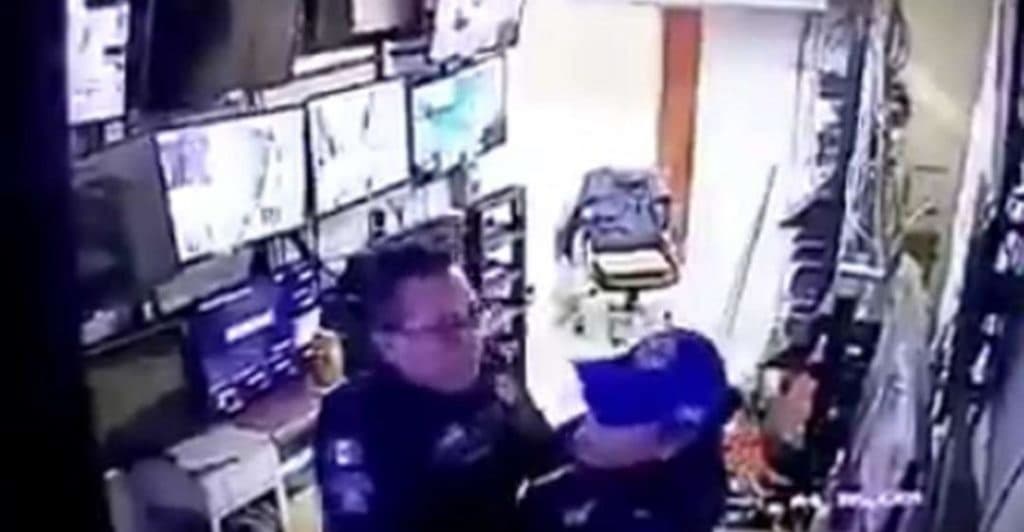 Suspenden a policías captados "haciendo el delicioso" en hospital de la Cdmx