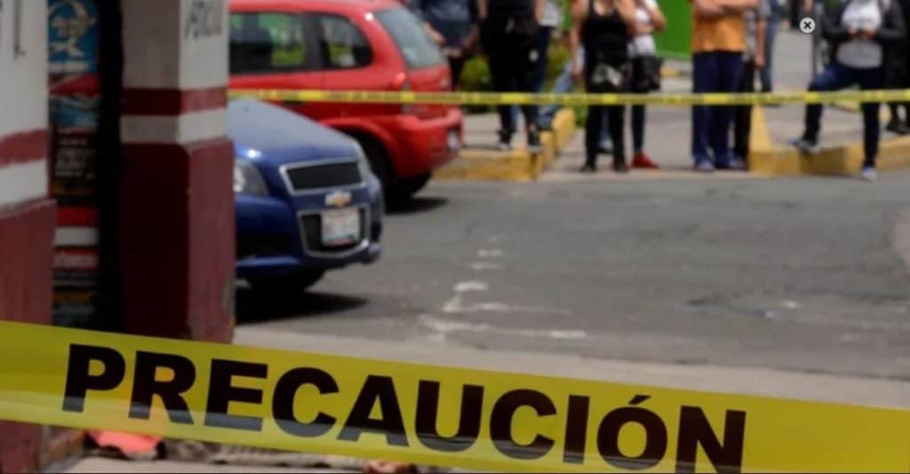 Mujer aborda un Uber y es testigo de cómo asesinan al conductor