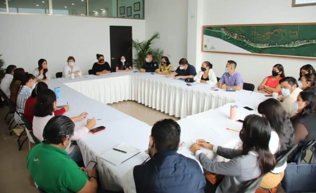 Instalan mesas de trabajo para garantizar protección a la mujer en Puerto Morelos