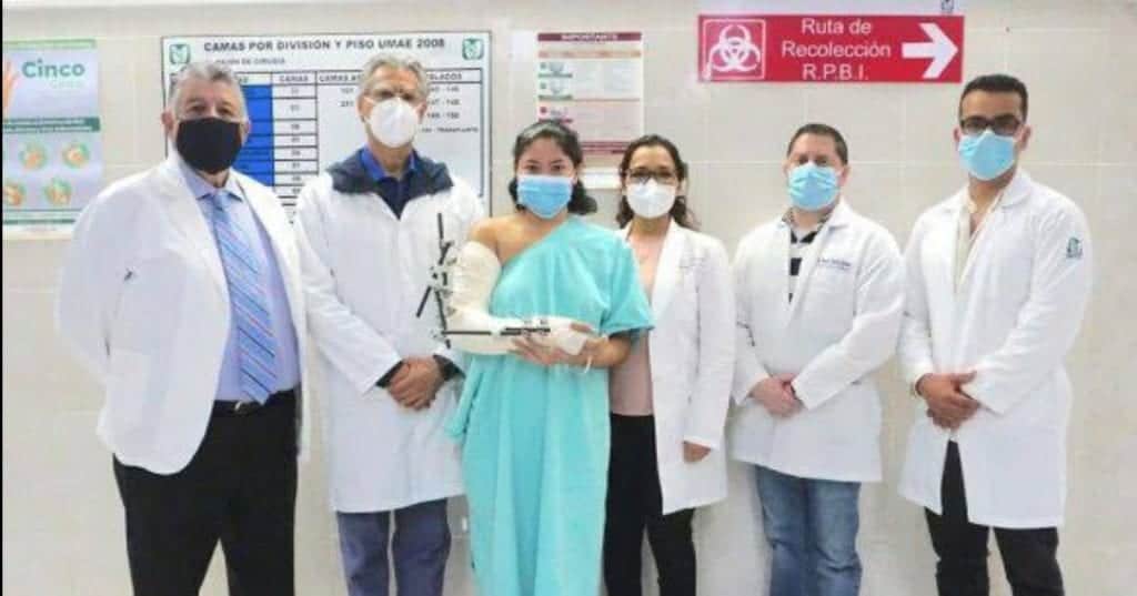 Logran cirujanos del IMSS reimplantar totalmente un brazo