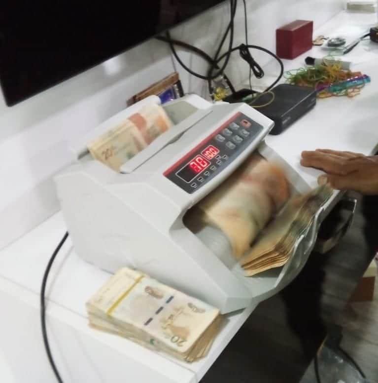 Encuentran dos escondites pertenecientes a narcos con 2,3 millones de dólares en efectivo