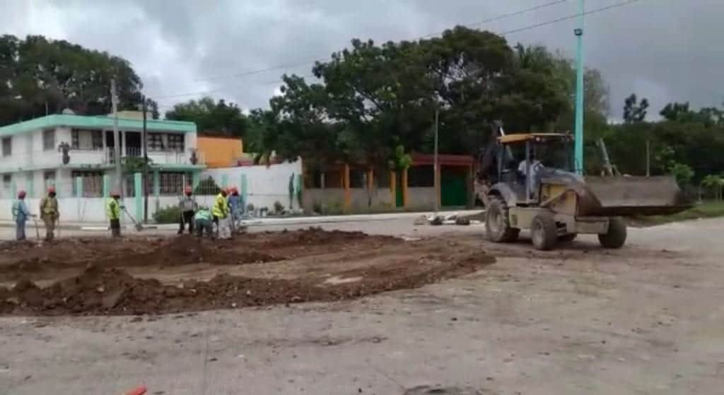 Destruyen glorieta mal construida en Chetumal; podía provocar accidentes vehiculares