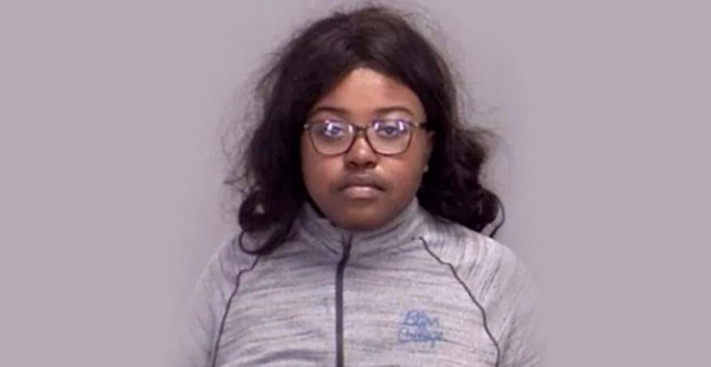 Mujer mató a su hija y usó una muñeca para fingir que seguía viva