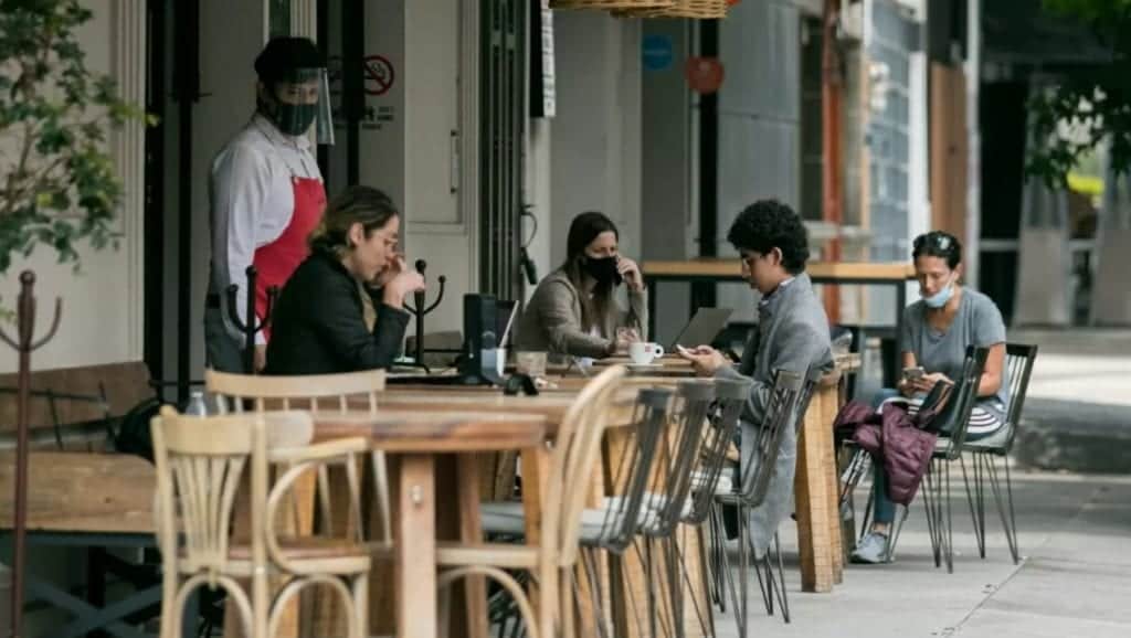 Alertan que 8 de cada 10 restaurantes podrían quebrar ante semáforo rojo en CDMX