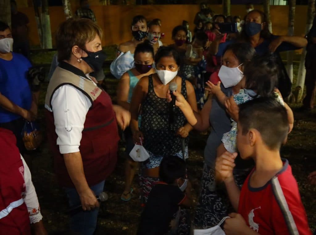 Atienden a vecinos de Villas del Sol con programa "Todos Somos Solidaridad"