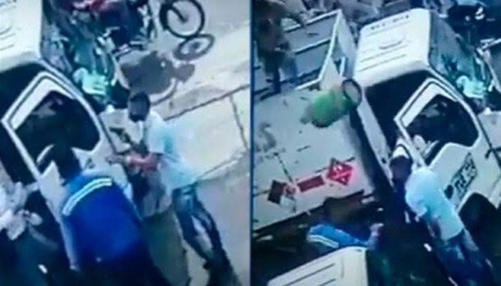 Video: Trabajador lanza tanque de gas a ladrón y frustra un asalto