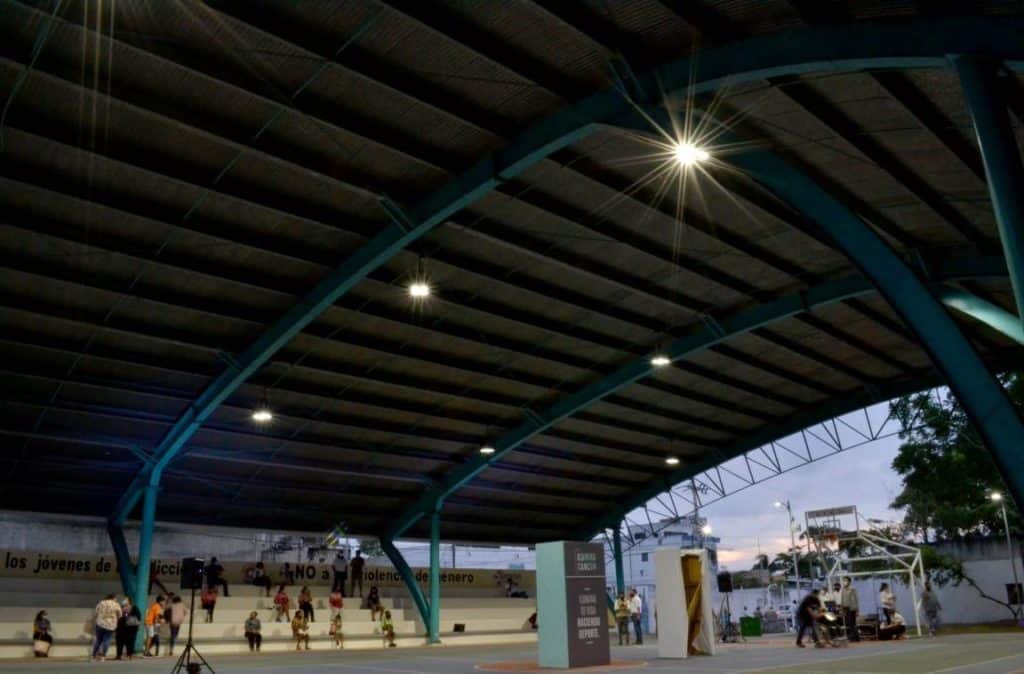 Instalan 415 luminarias en la Región 92 gracias al programa "Ilumina Cancún"