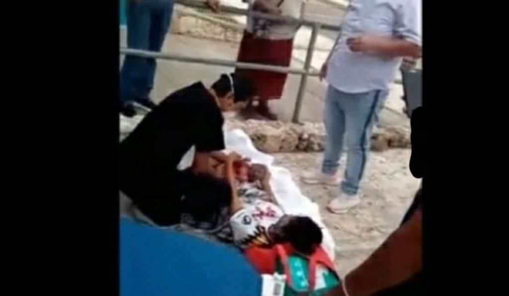 ¡En el piso! Mujer da a luz afuera del Hospital General en Cancún