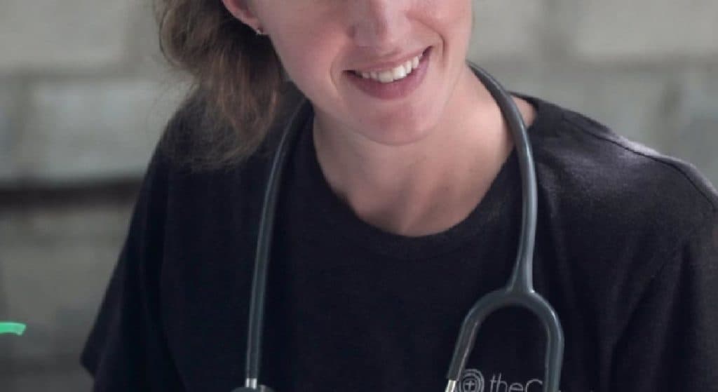 Video: Suspenden a enfermera que presumió no usar cubrebocas