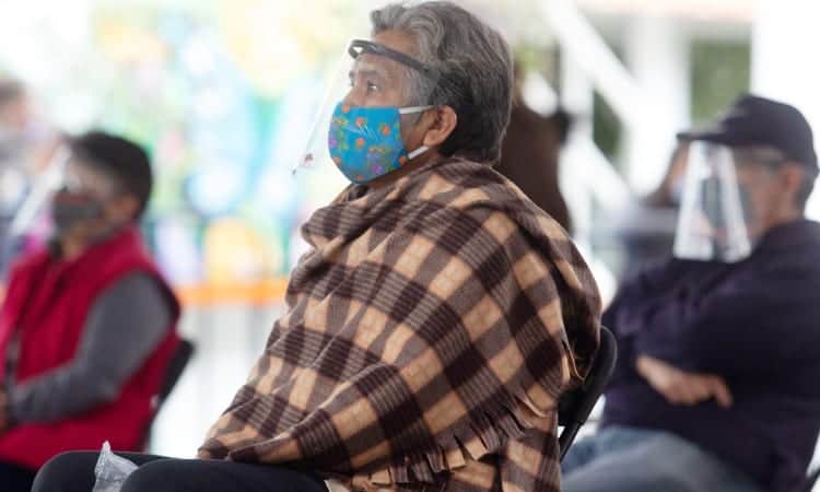 Gobierno de México sí llama a adultos mayores para saber si desean vacunas contra Covid-19; no solicitan datos