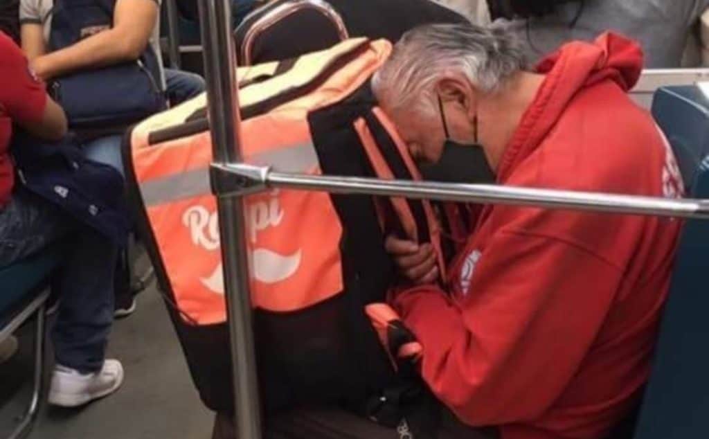 Se unen en redes para apoyar a Don Francisco, repartidor de Rappi de la tercera edad