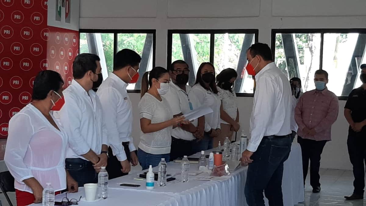 Cumplen con pre-registro aspirantes del PRI en Chetumal