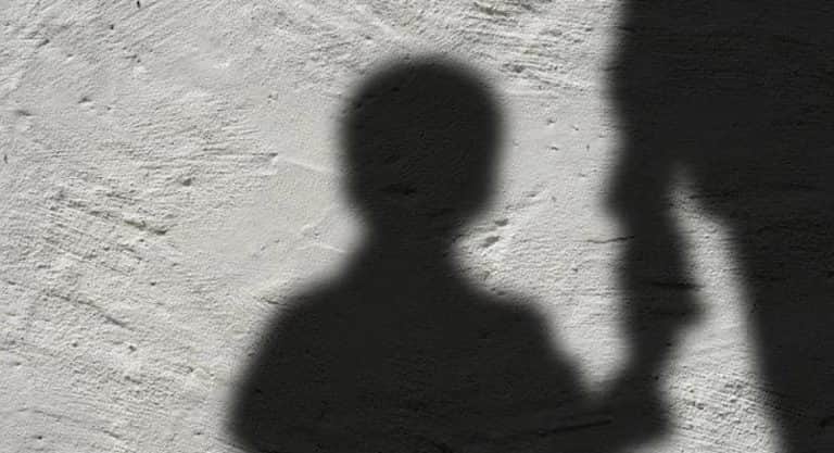 Madre sorprende a su sobrino de 15 años violando a su hijo