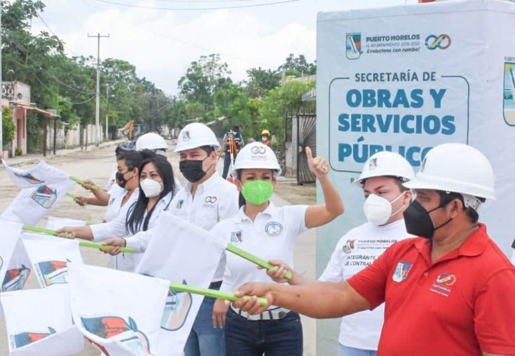 Dan banderazo de inicio a pavimentación en Leona Vicario
