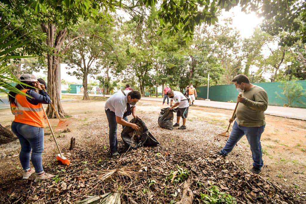Inicia en Tulum brigada de limpieza en la Unidad Deportiva para su conservación