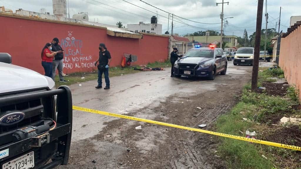 Hallan el cuerpo de un hombre sin vida en vía pública de Cancún