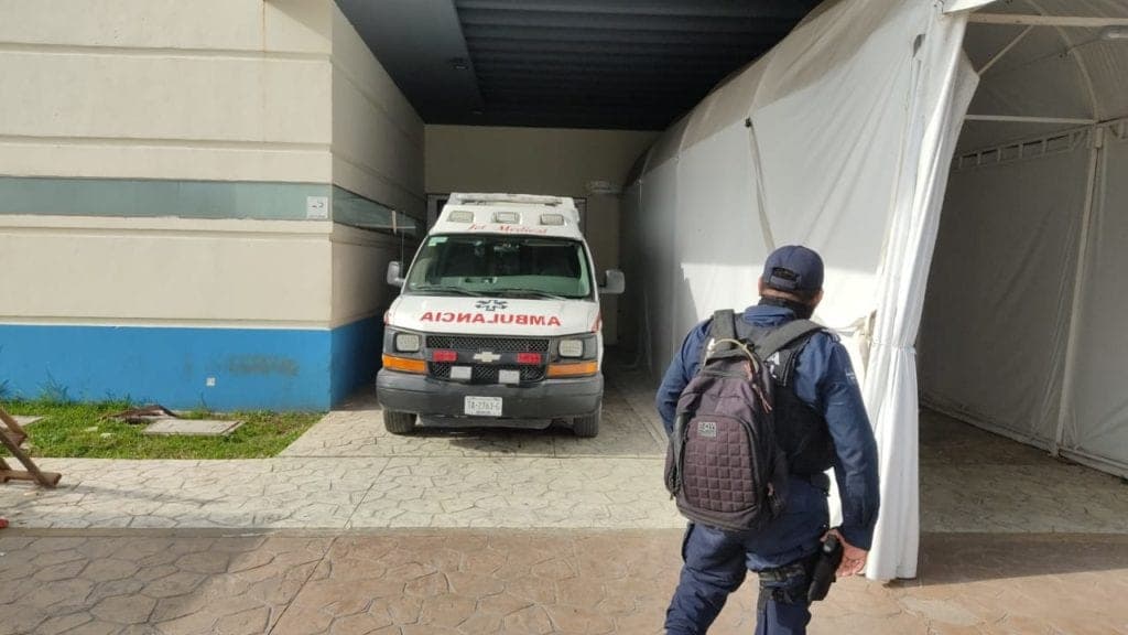 Sicarios hieren de bala a un joven y a menor de 10 años, en Cancún