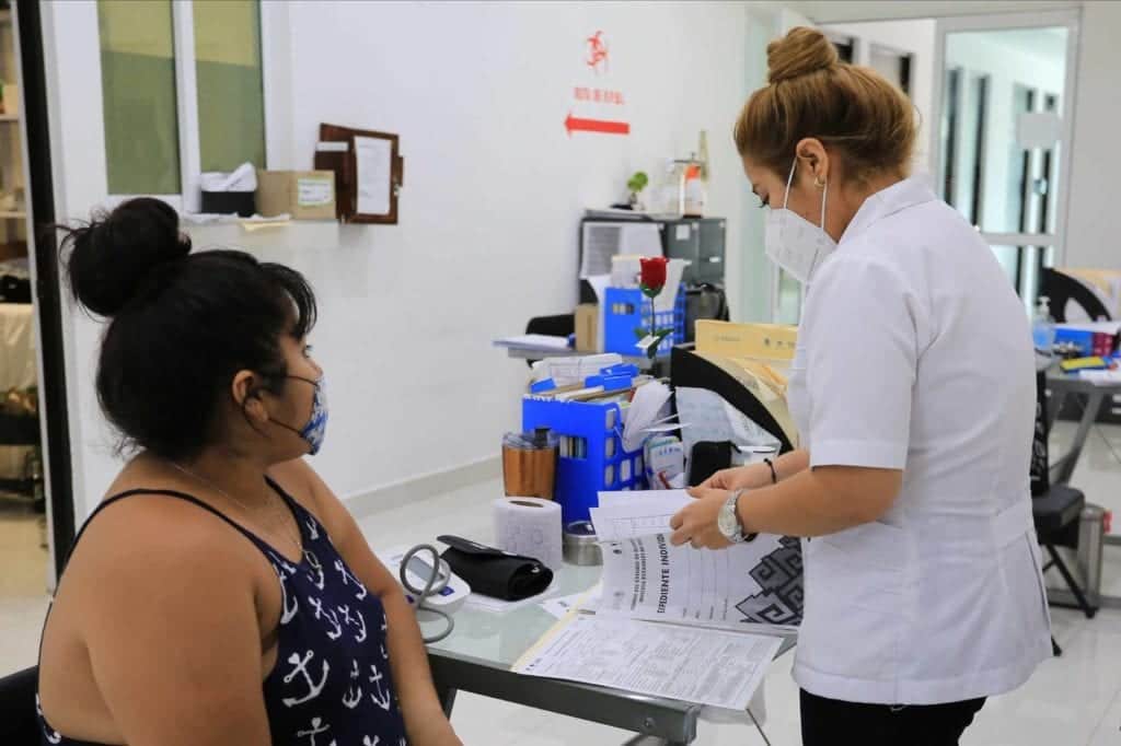 Continúan afrontando la pandemia sin descanso y sin bajar la guardia