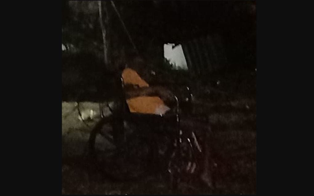 Hombre desalmado saca a su padre de la casa por no dejarlo dormir, en Yucatán